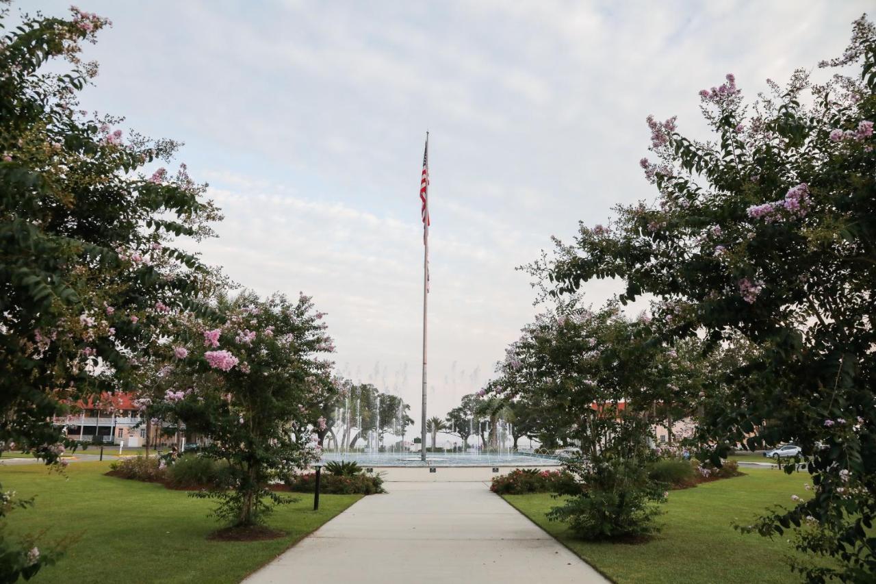 Centennial Plaza Resort Гълфпорт Екстериор снимка