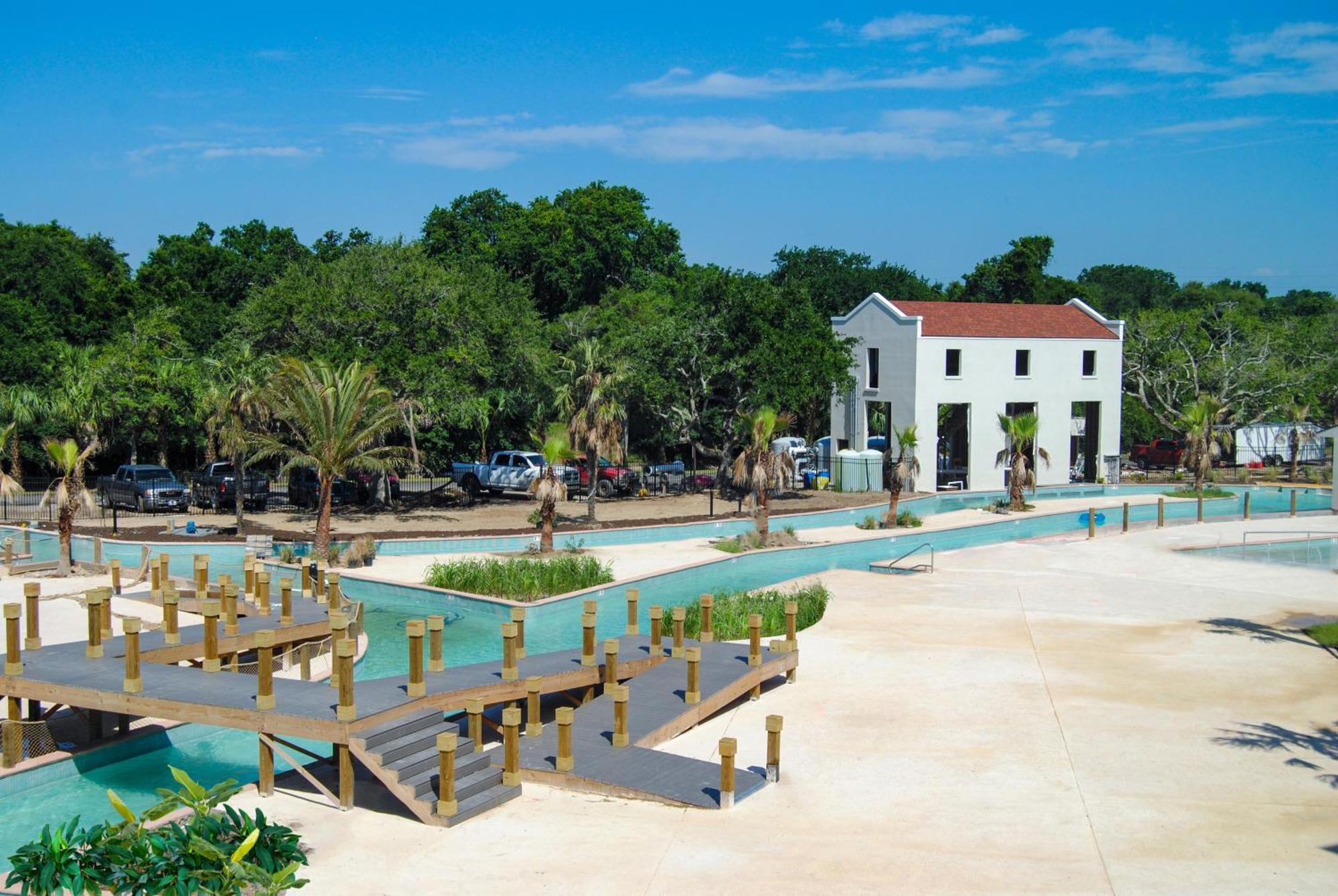 Centennial Plaza Resort Гълфпорт Екстериор снимка